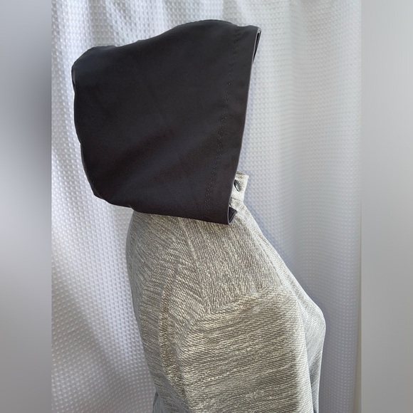 Women’s Lululemon Athletica gray hooded Bust A Move zipped Jacket Sz small - Picture 10 of 16